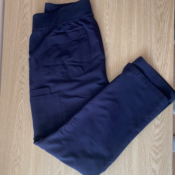 FIGS Yola Skinny Scrub Pants 2.0 - Picture 2 of 5